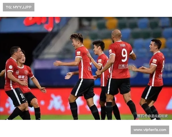 如何办理成都蓉城足球俱乐部签约塞尔维亚超联赛边锋手续