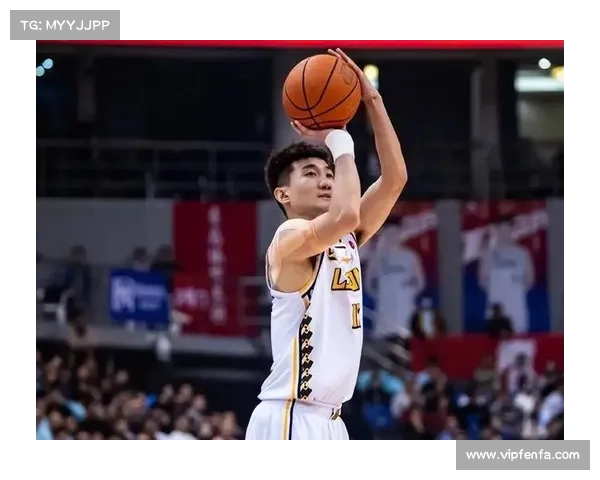 广厦四连胜：布朗孙铭徽完美配合闪耀球场